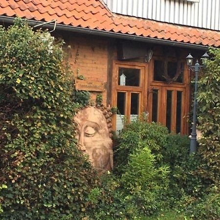 Grosse Hobbithoehle Mit Gemeinschaftsgarten Neustadt am Rübenberge Exteriér fotografie